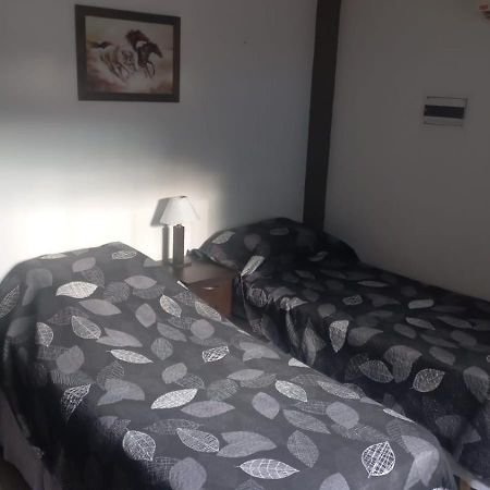 Apartamentos Willy - En Zona Residencial Con Estacionamiento Mendoza Exterior photo
