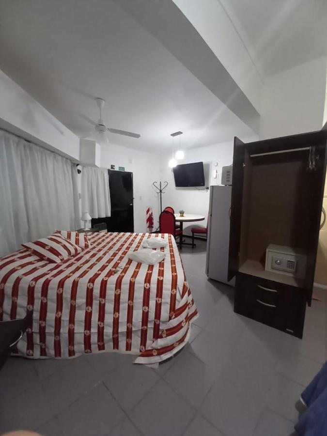 Apartamentos Willy - En Zona Residencial Con Estacionamiento Mendoza Exterior photo