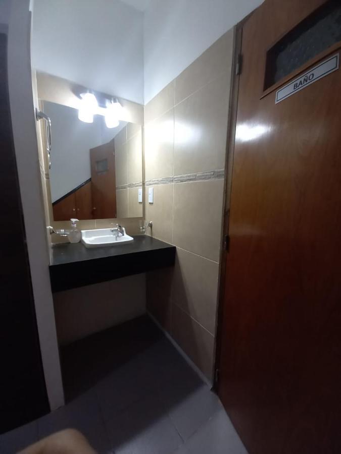 Apartamentos Willy - En Zona Residencial Con Estacionamiento Mendoza Exterior photo