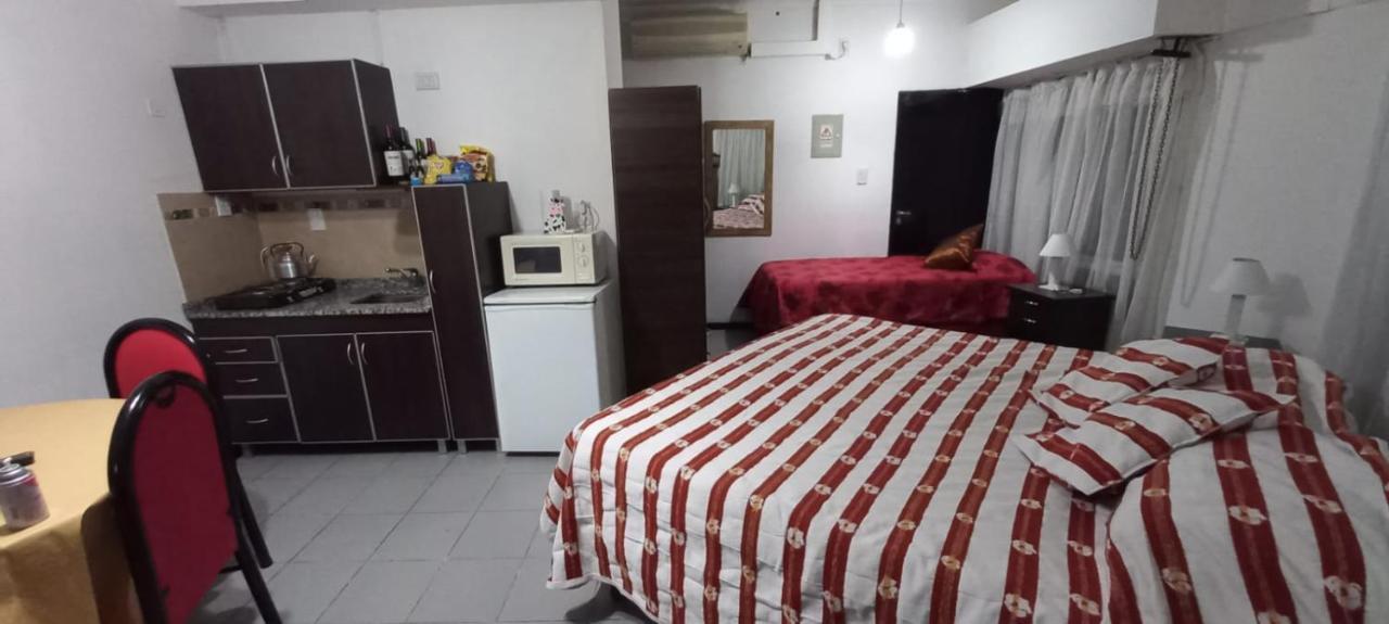 Apartamentos Willy - En Zona Residencial Con Estacionamiento Mendoza Exterior photo